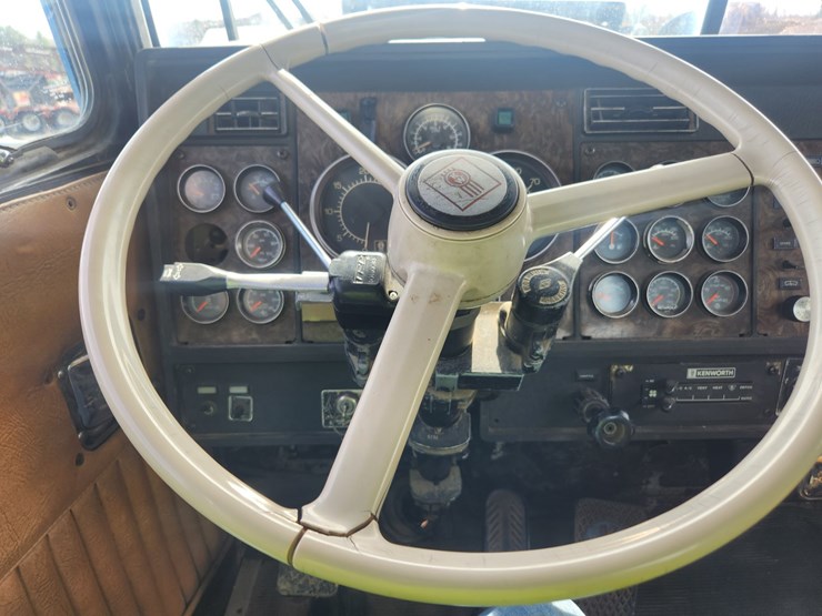 1985-kenworth-w900-image-51