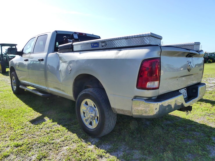 2010-dodge-ram-3500-image-4