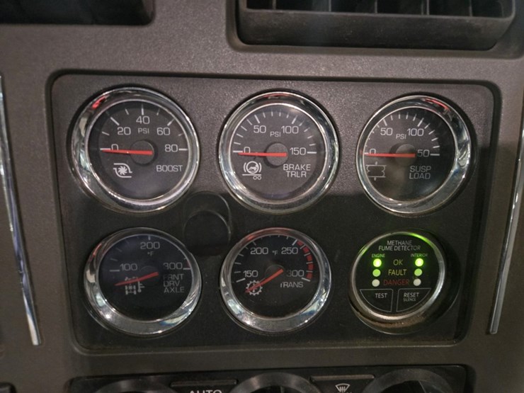 2017-kenworth-t680-image-68