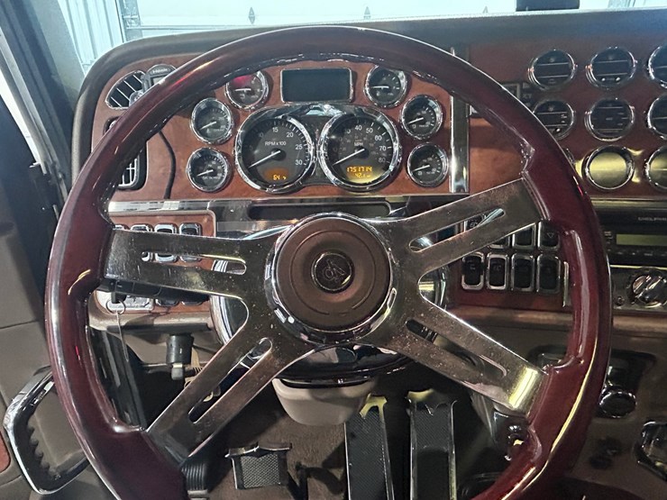 2007-peterbilt-379-image-63