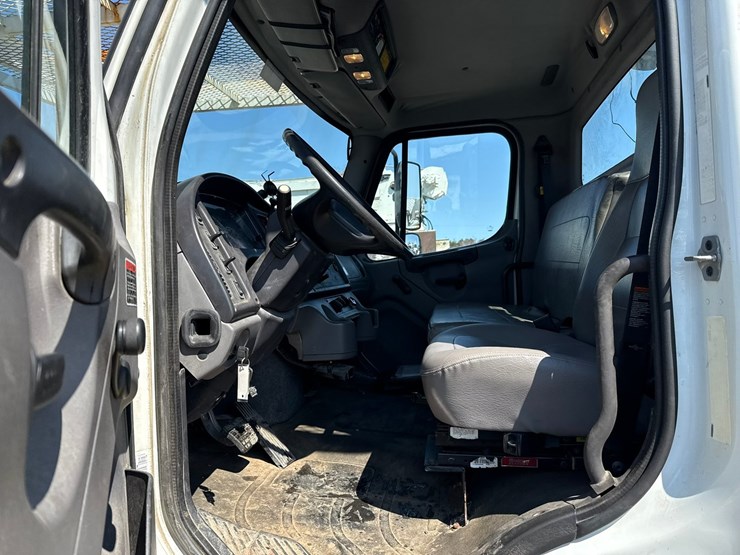 #1070-•-2012-freightliner-boom/crane-truck-image-45