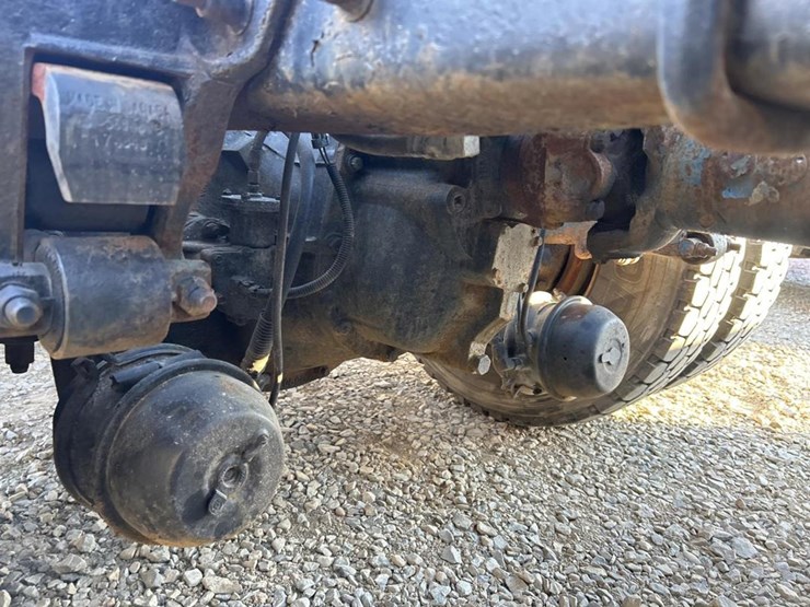 2001-mack-ch613-image-57