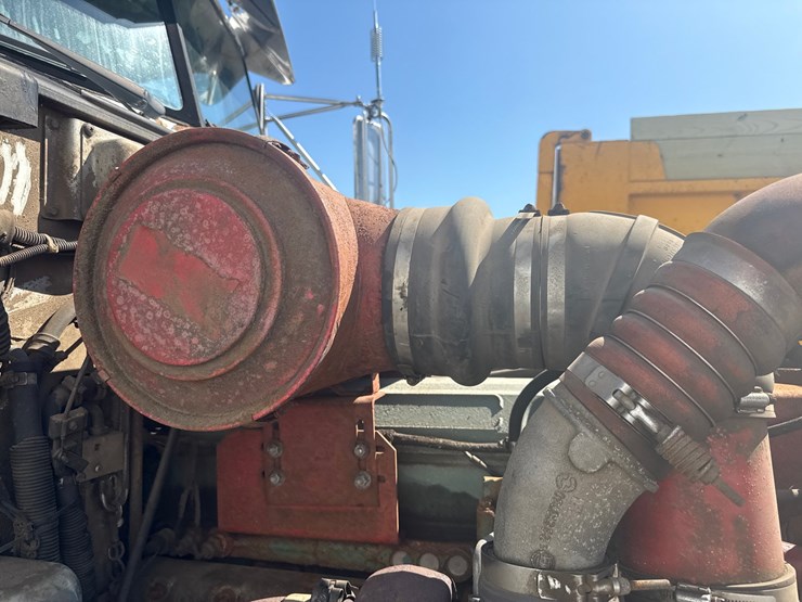 1994-peterbilt-359-image-21