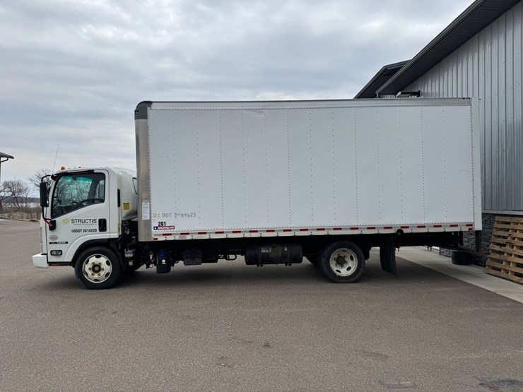 2019-isuzu-nrr-image-2