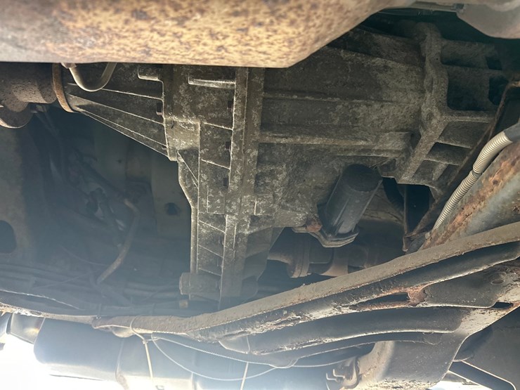 2012-massey-ferguson-8-image-62