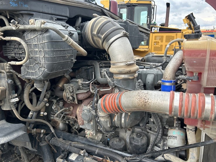 2016-kenworth-t680-image-32