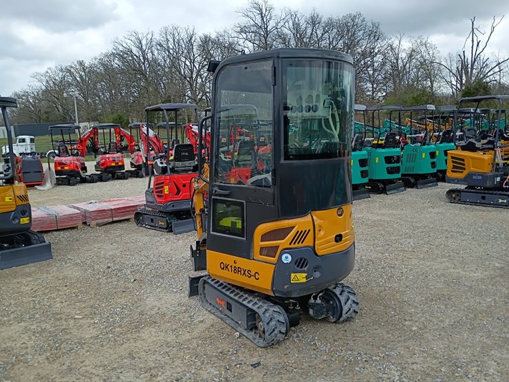#24172-•-2025-agt-qk18rxs-c-mini-excavator-image-2