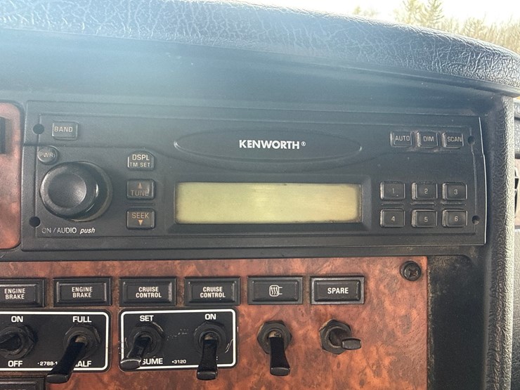 2005-kenworth-t800-image-64