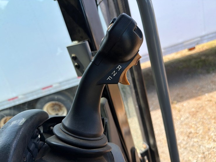 2018-caterpillar-12m3-image-57