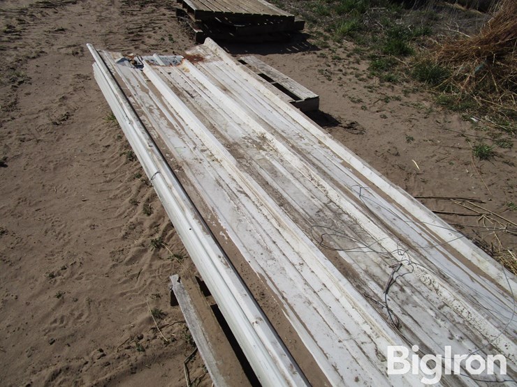 white-sheet-metal-siding-panels-image-15