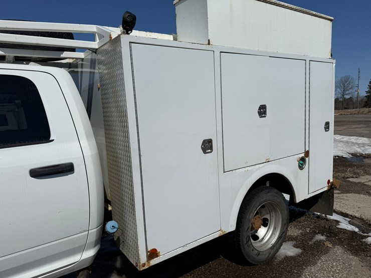 #1063-•-2014-ram-5500-heavy-duty-service-truck-image-11