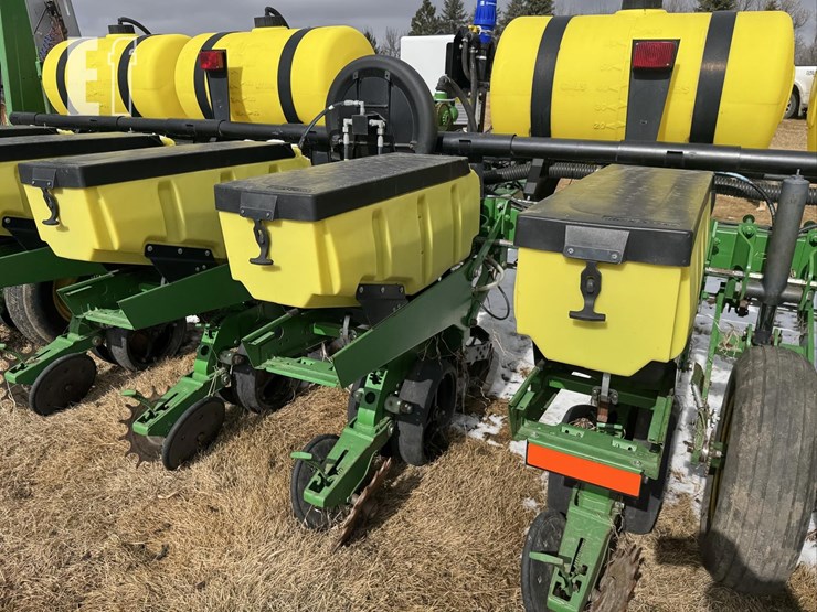 john-deere-1750-image-35