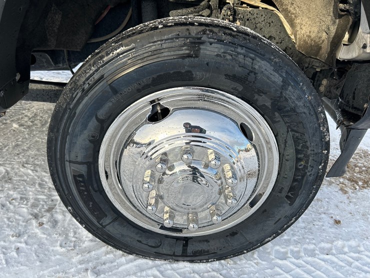 2021-ford-f550-image-86