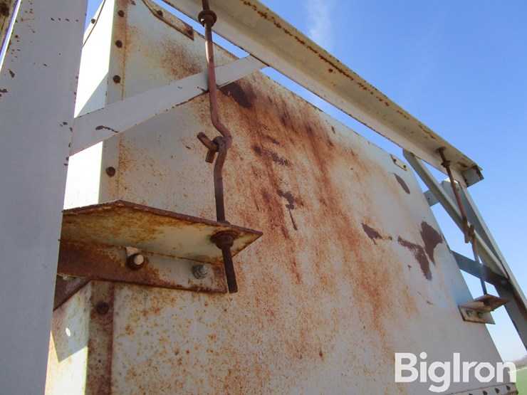 hopper-bottom-on-stand-image-10