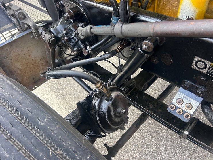 2000-peterbilt-379-image-67