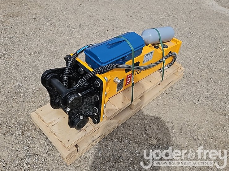 2025-caterpillar-304-image-3