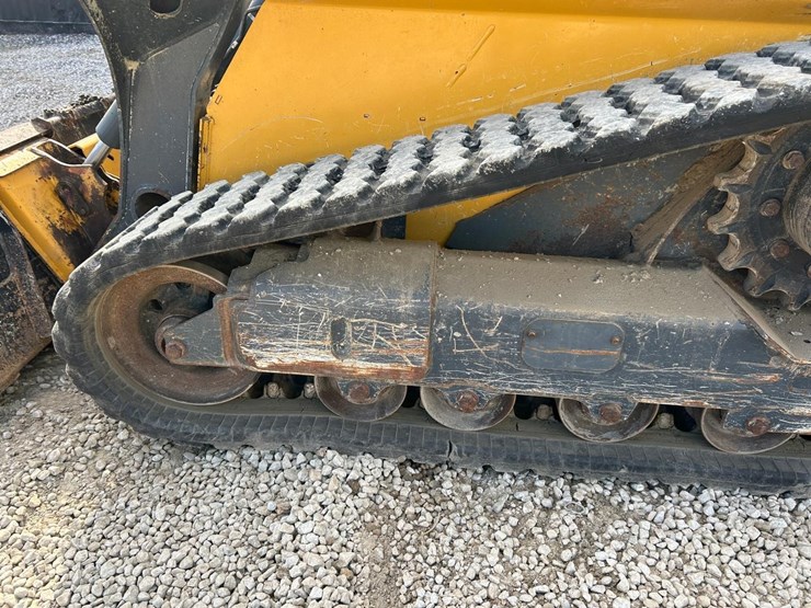 2021-deere-325g-image-17