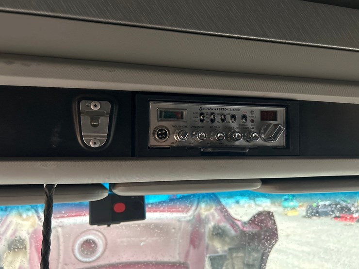 2016-kenworth-t680-image-65