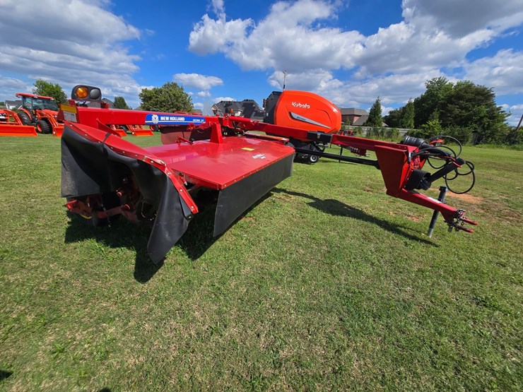 2022-new-holland-210-image-6