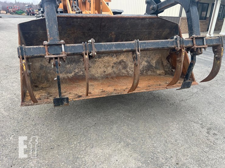 2014-case-521f-xr-image-22