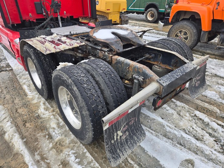 peterbilt-579-image-28