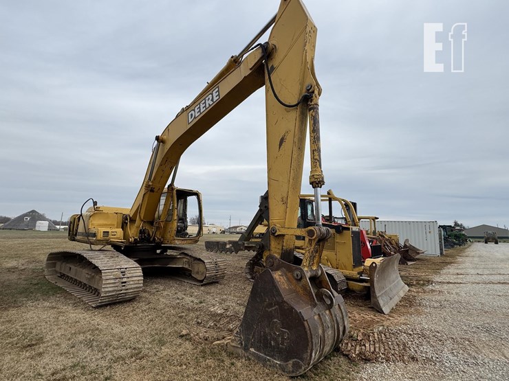 deere-230-lc-image-2