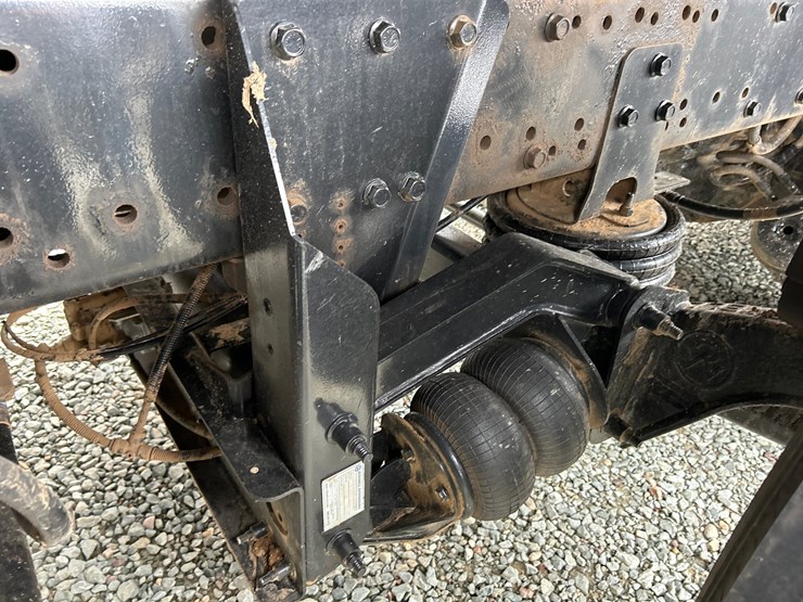 2005-peterbilt-357-image-27