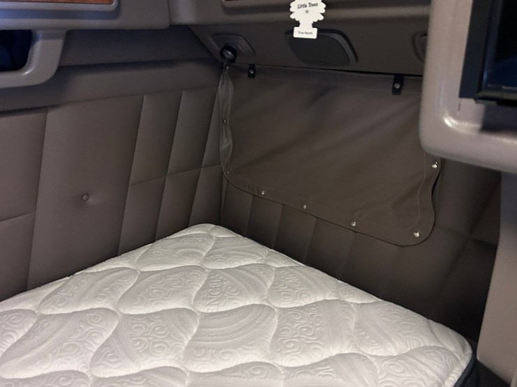 2007-peterbilt-379-image-83