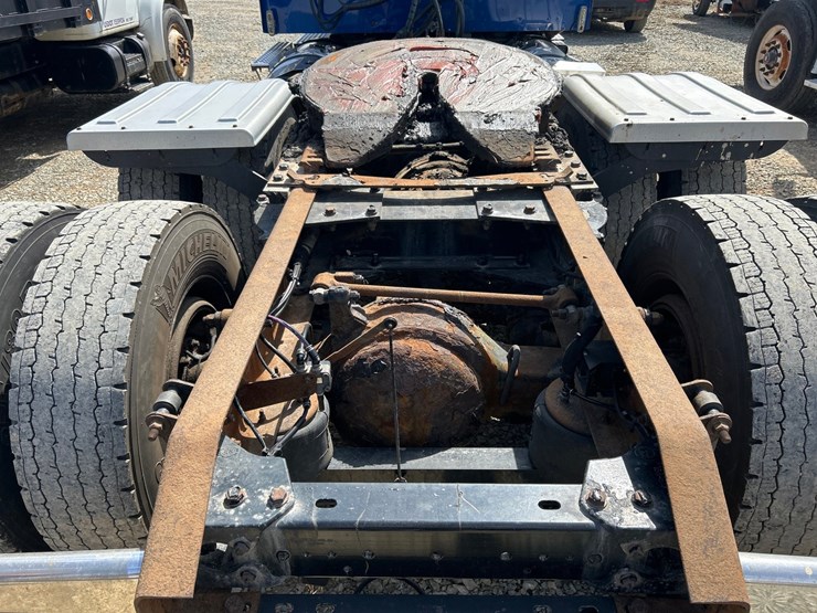 2017-kenworth-t660-image-17