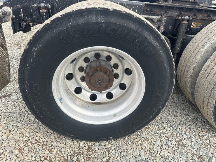 2020-kenworth-t680-image-88