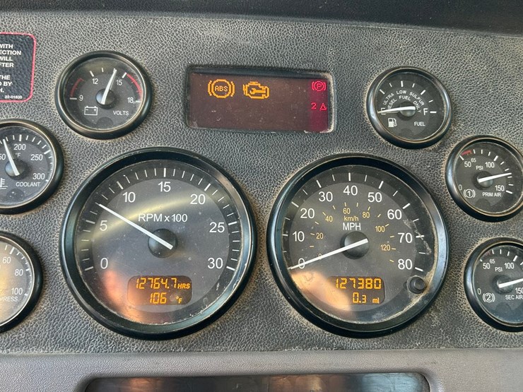 peterbilt-365-image-101