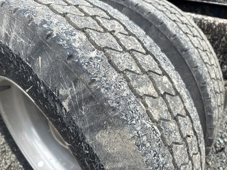 2016-massey-ferguson-8-image-74