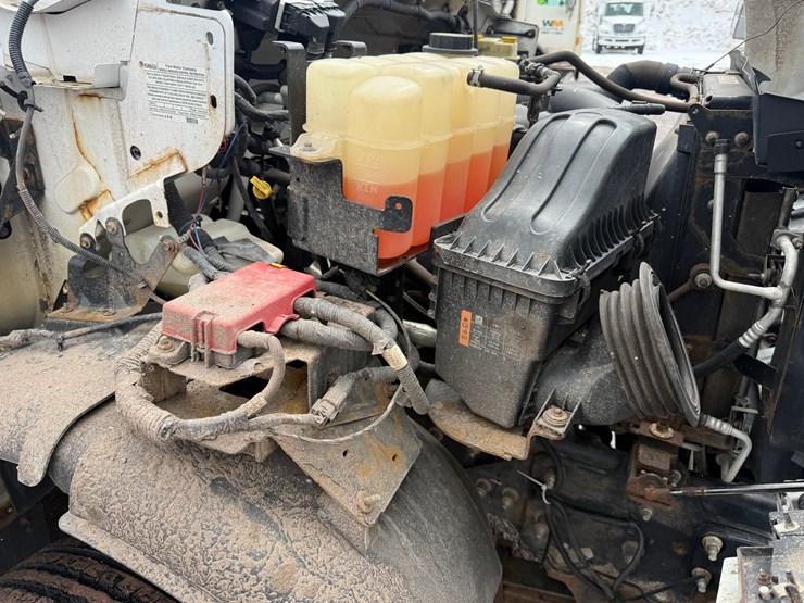 2018-ford-f650-image-47