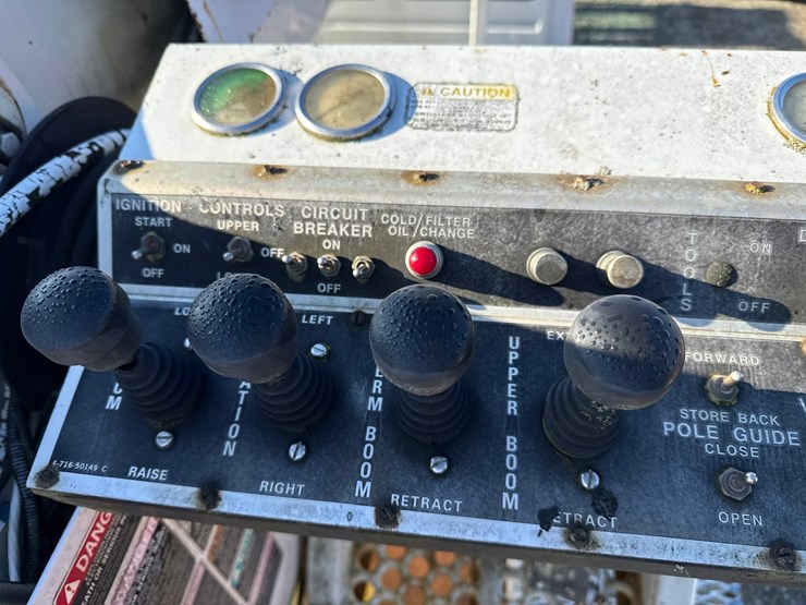 1998-freightliner-fl70-image-47