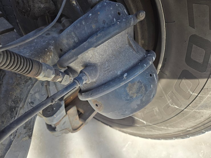 2000-mack-rd688s-image-36