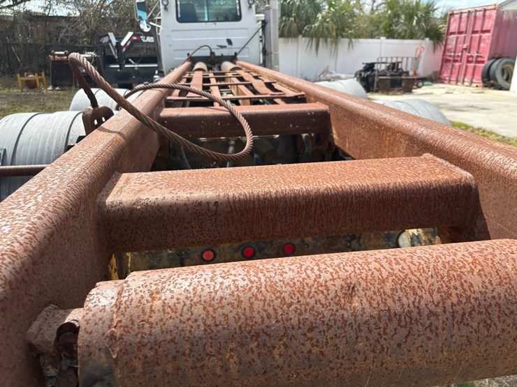 1999-mack-rd600-image-43