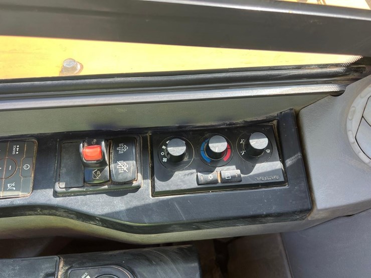 volvo-ecr88d-image-22