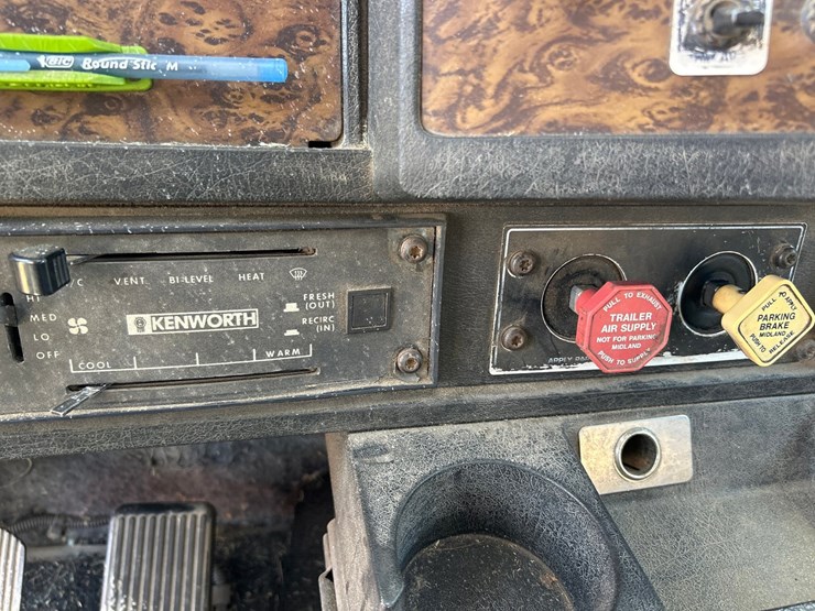 1994-massey-ferguson-8-image-69