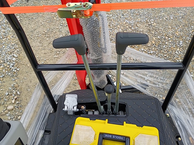 #l19-008-•-2026-tpm-18bs-mini-excavator-image-13