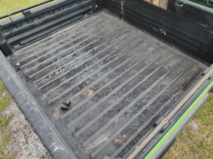 2019-john-deere-tx-4x2-image-5