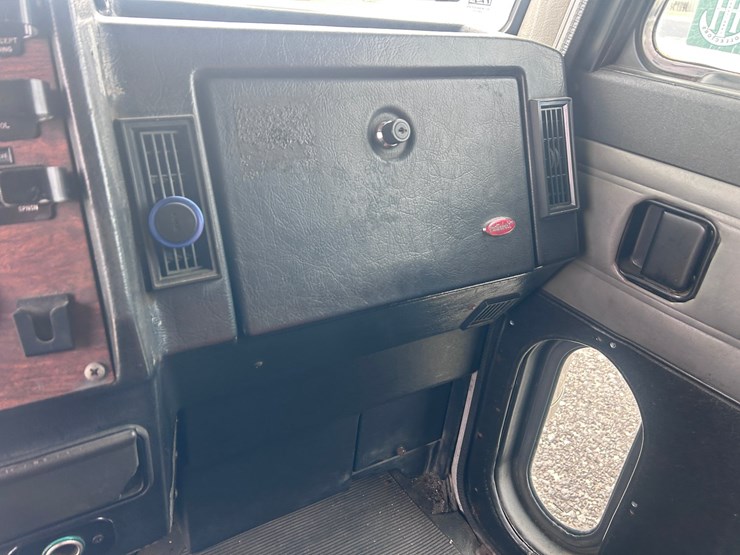 1998-peterbilt-379-image-53