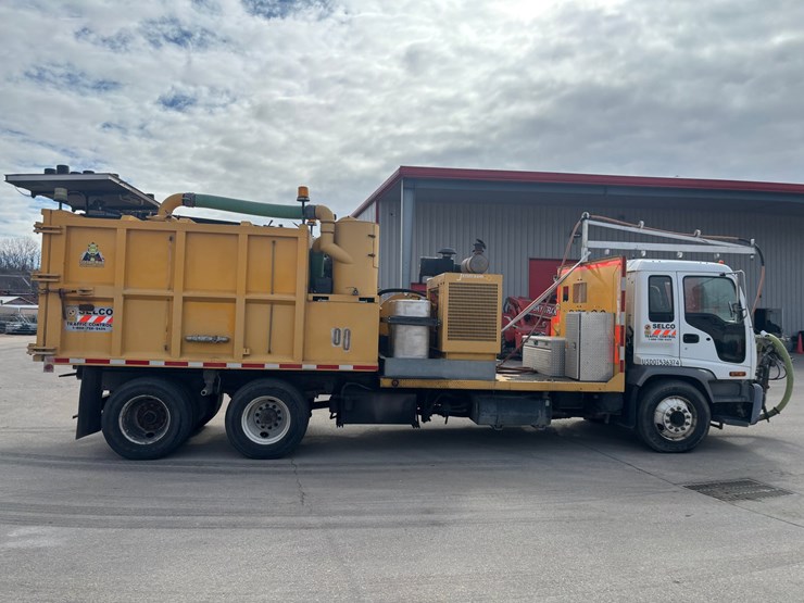 2005-gmc-t7500-image-4