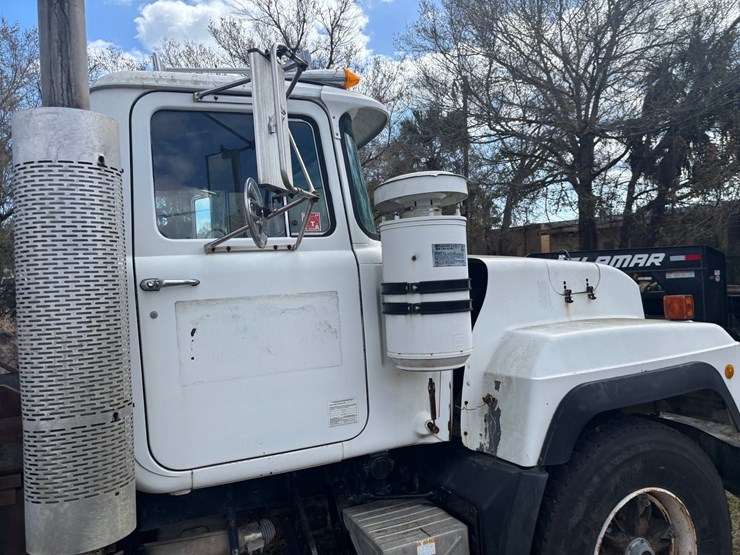 1999-mack-rd600-image-17