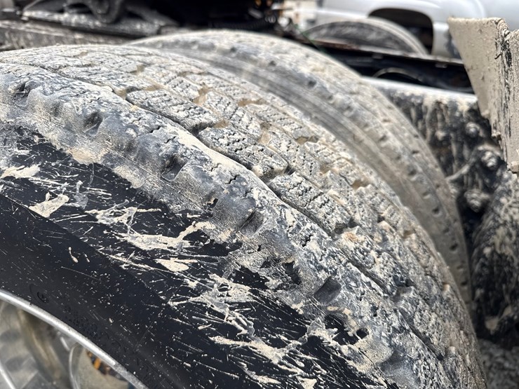 2016-massey-ferguson-8-image-78