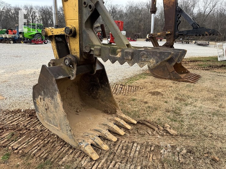 deere-230-lc-image-32