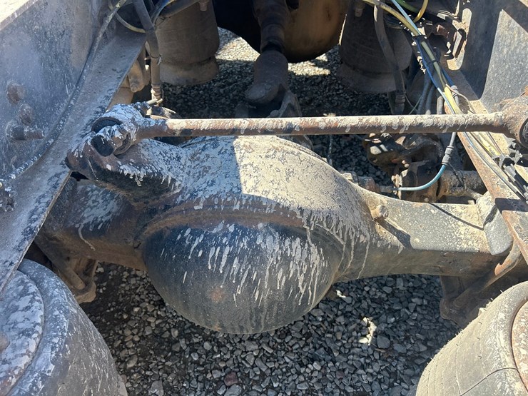 2005-massey-ferguson-8-image-19