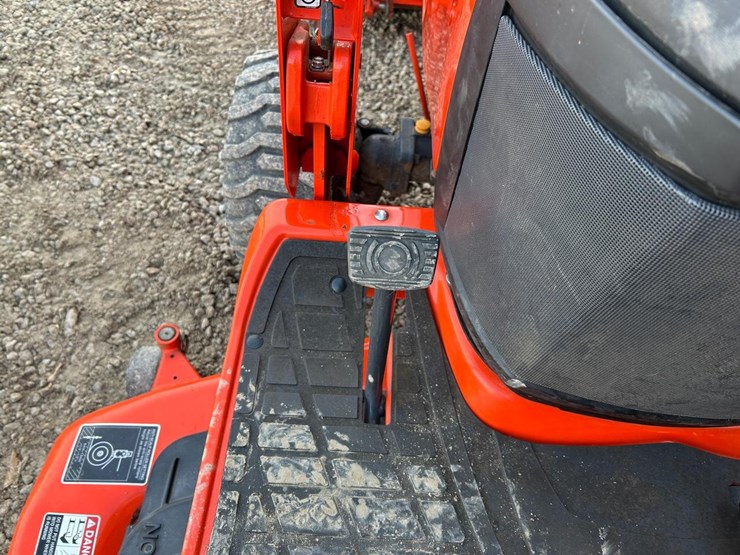 2021-kubota-bx2380-image-27