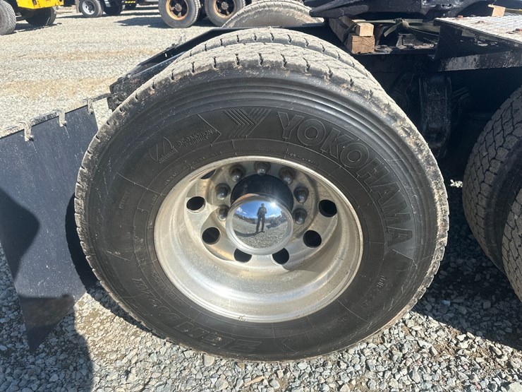 2008-peterbilt-386-image-59