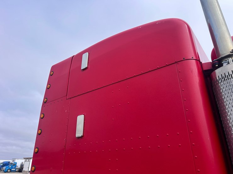 1998-peterbilt-379-image-25