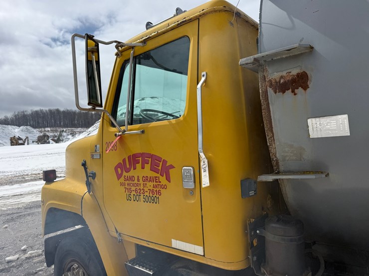 #2018-•-1978-international-f-2275-tandem-axle-water-truck-image-27